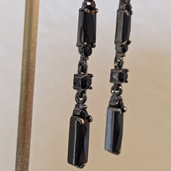 Vintage Black Faceted Crystal Gun Metal Dangle Post Earrings - Picture 4 of 5